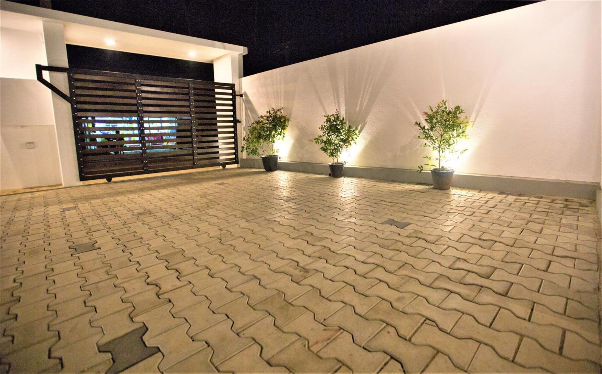 Sea Shell Villa Hikkaduwa 2 Separate Cabanas Ocean Front Villa Exterior foto