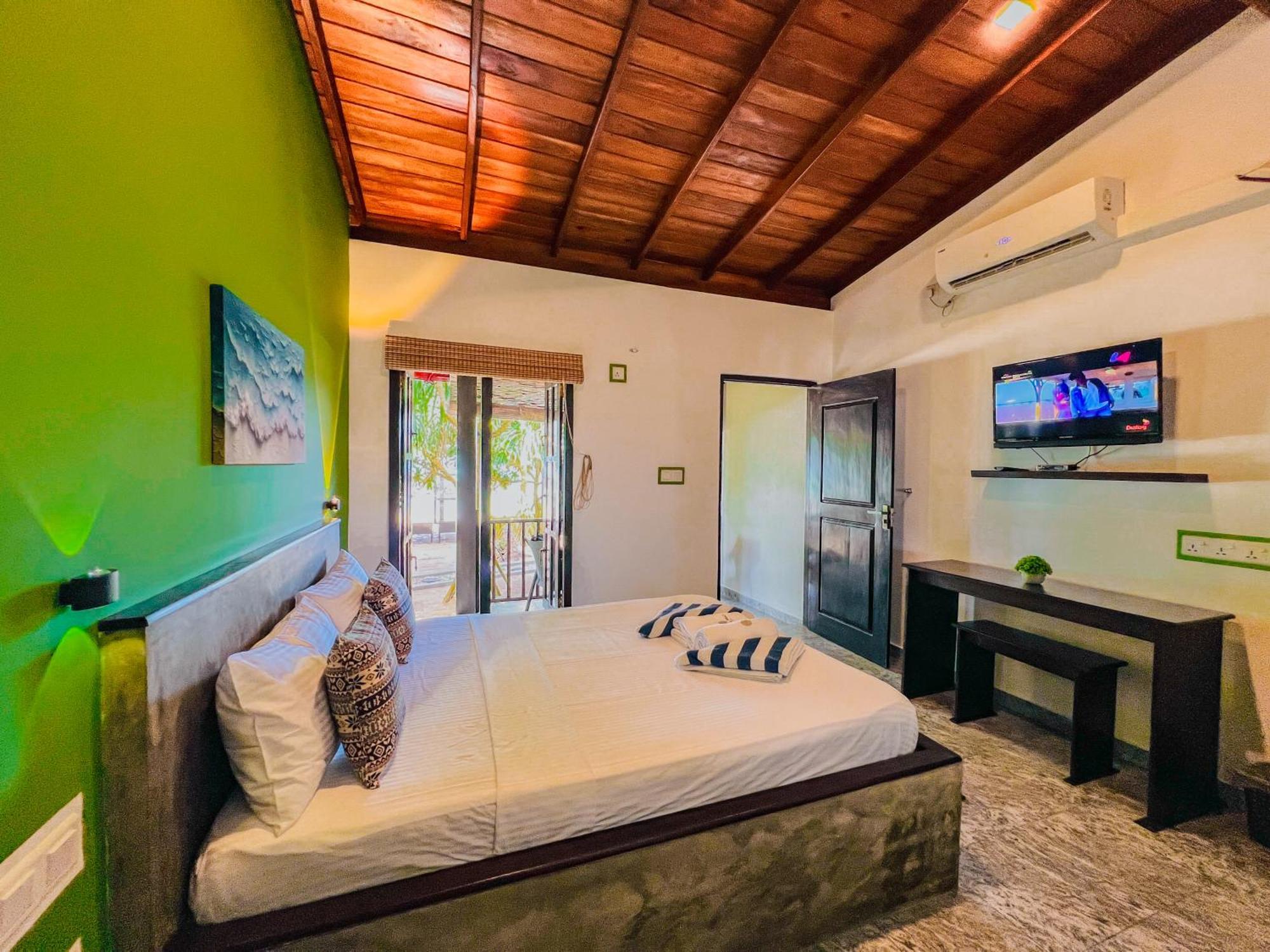Sea Shell Villa Hikkaduwa 2 Separate Cabanas Ocean Front Villa Exterior foto
