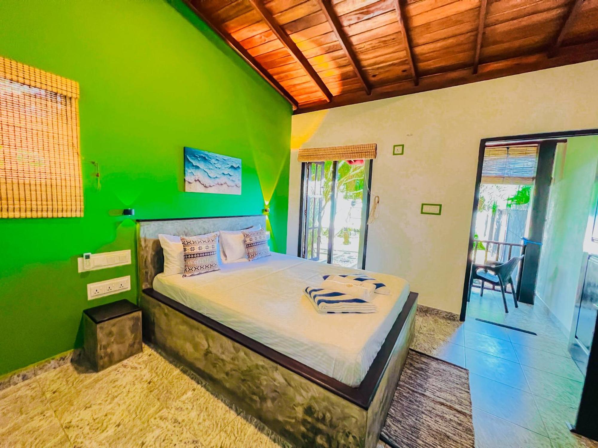 Sea Shell Villa Hikkaduwa 2 Separate Cabanas Ocean Front Villa Exterior foto